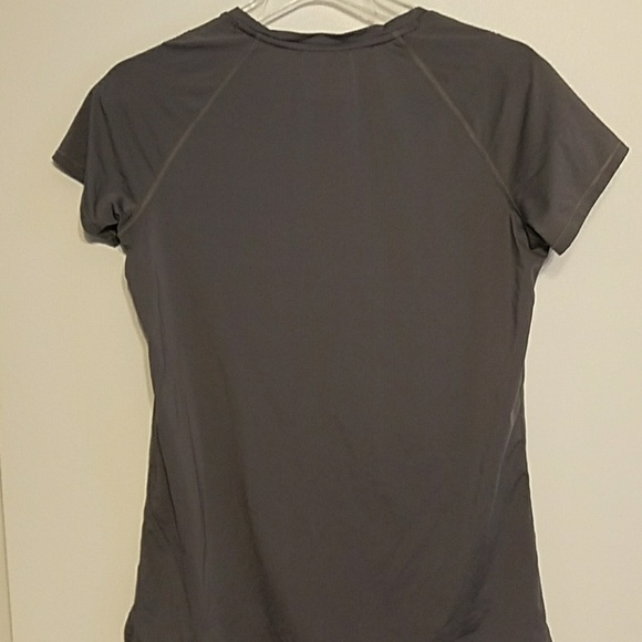 Under Armour t-shirt - Picture 3 of 3